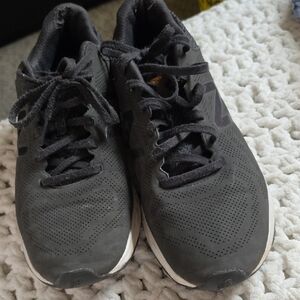 New Balance Arishi Gray Athletic Sneakers - Lightweight Comfort